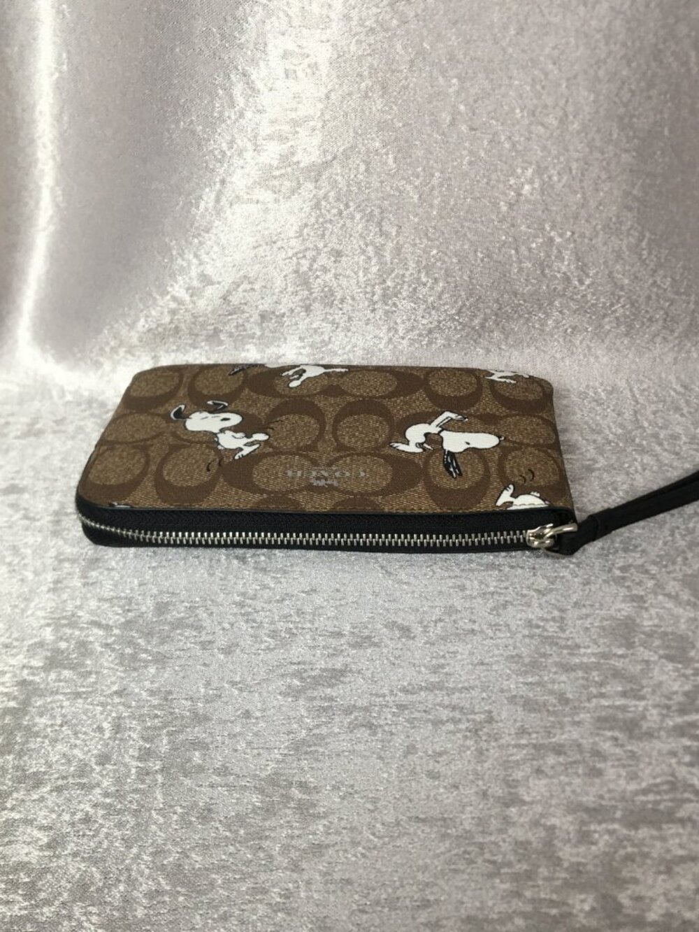 Coach X Peanuts Corner Zip Wristlet Wallet With Snoopy & Woodstock - Picture 3 of 9